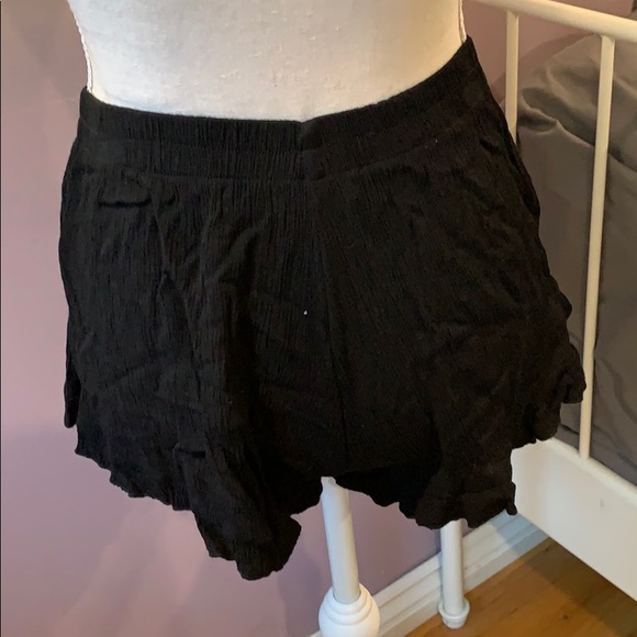 Shorts - Picture 2 of 3